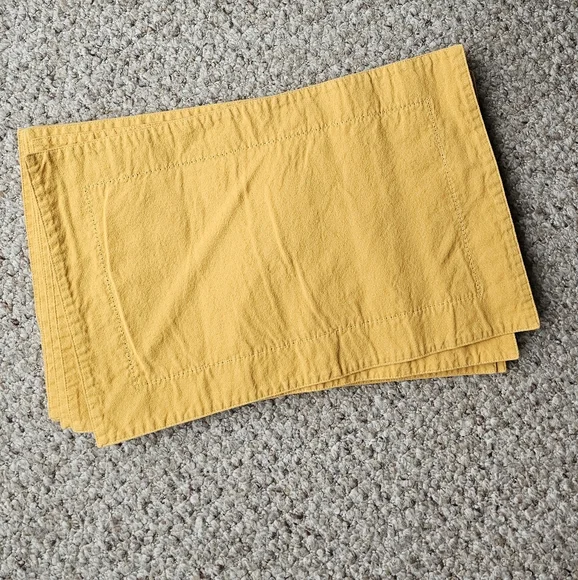 Yellow Cloth Placemats  8 Pieces - Picture 2 of 5